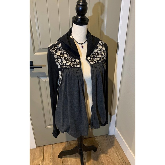 Free People - Picture 4 of 9